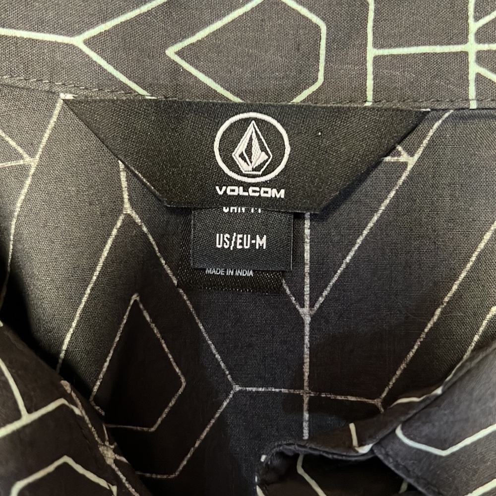 Volcom - Picture 3 of 3